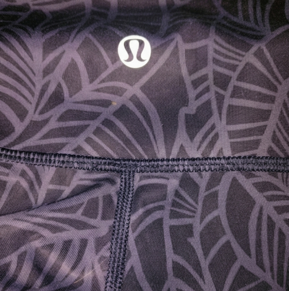 Lululemon Palm Leaf Print Size 8 Capri Leggings